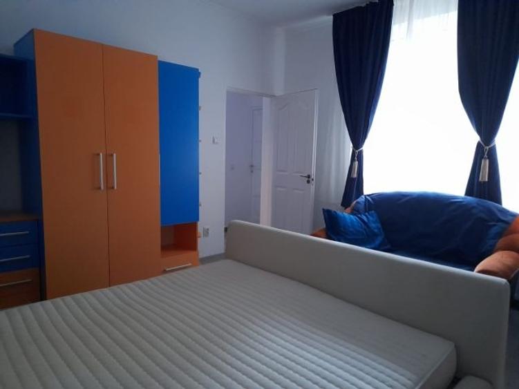 Casă individuală cu 2 camere cu Teren 130 Mp în Centru Civic