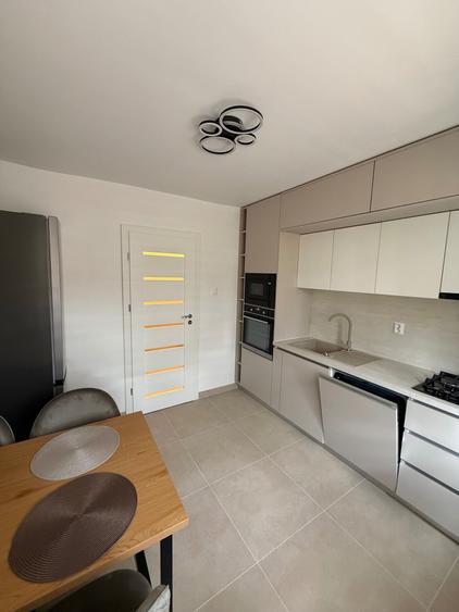 Apartament cu 2 camere semidecomandat în Drumul Carului
