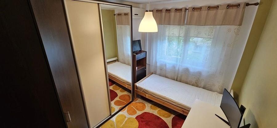 Apartament cu 4 camere semidecomandat în Timpuri Noi