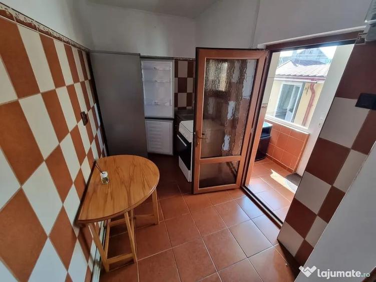 Casă cu 4 camere cu Teren 185 Mp în Dacia