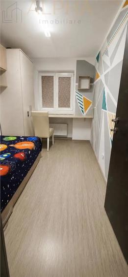 Apartament cu 3 camere decomandat în Ștefan cel Mare