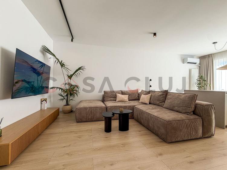 Apartament cu 3 camere decomandat, mobilat în Central