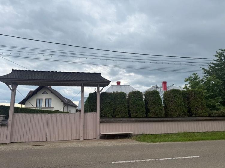 Casă cu 4 camere în Frătăuții Vechi