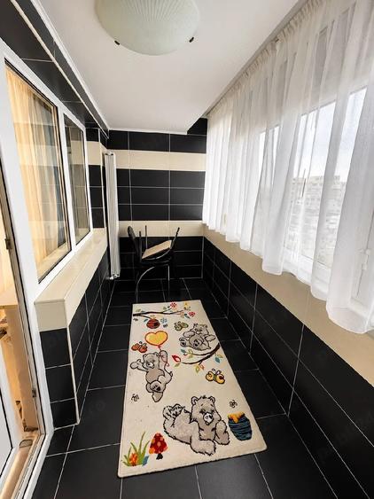 Apartament cu 3 camere decomandat în Micro 20
