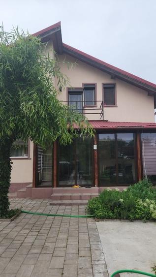 Casă individuală cu 3 camere cu Garaj în Sud
