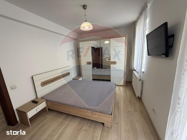 Apartament cu 3 camere decomandat, mobilat în Florești