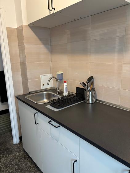 Apartament cu 3 camere semidecomandat în Titulescu