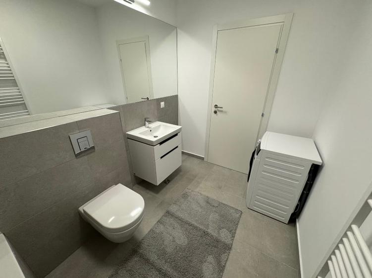 Apartament cu 2 camere semidecomandat, mobilat în Băneasa