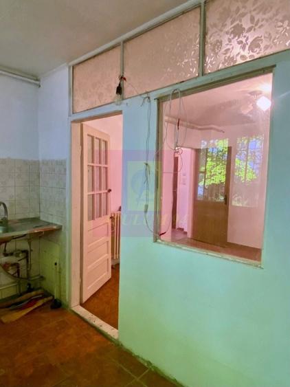 Apartament cu 2 camere semidecomandat în Apusului