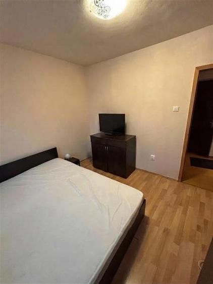 Apartament cu 3 camere semidecomandat, mobilat în Complex Studențesc