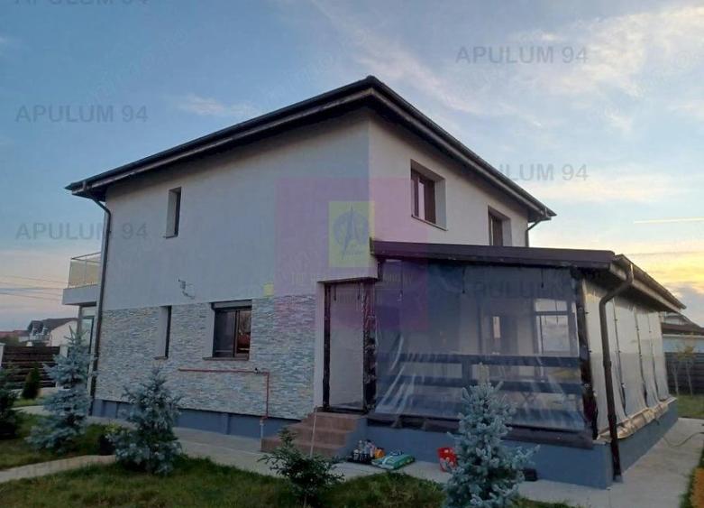 Casă cu 4 camere cu Teren 568 Mp în Săbăreni