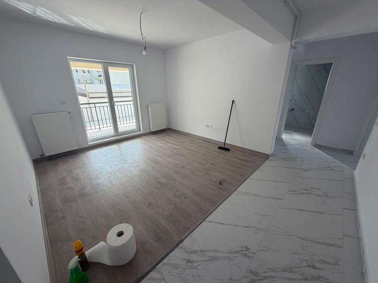 Apartament cu 2 camere decomandat în Dobroești