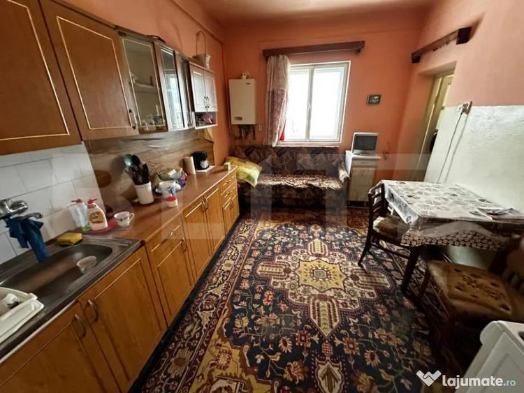 Casa cu 2 apartamente, 6 camere, teren 800 mp-ideal pensiune - 11