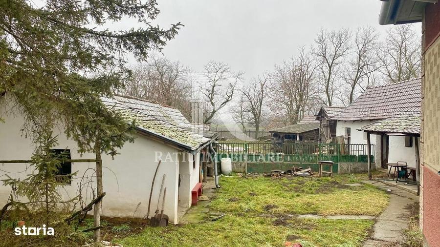 Casă cu 4 camere în Santăul Mare
