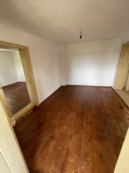 Casă cu 4 camere în Domnești