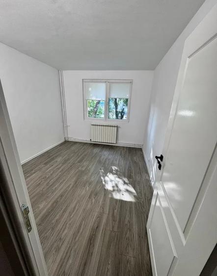 Apartament cu 4 camere decomandat în Apărătorii Patriei