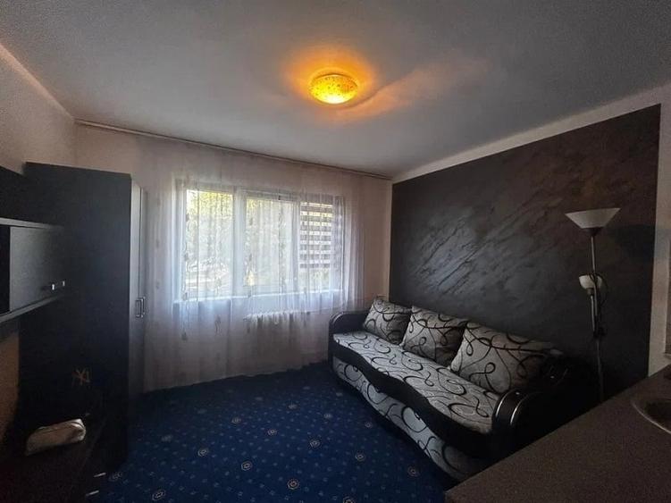 Garsoniera - zona Pacurari - Lukoil - 1