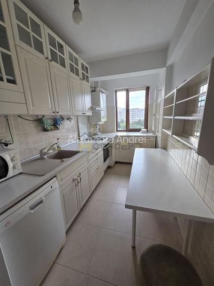 Inchiriere Apartament 4 camere Fizicienilor