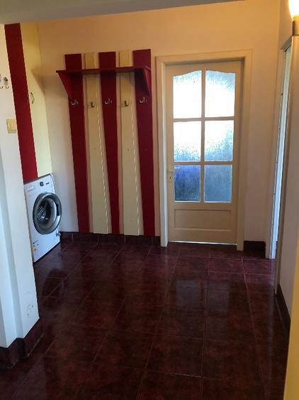 Apartament de vânzare - 4