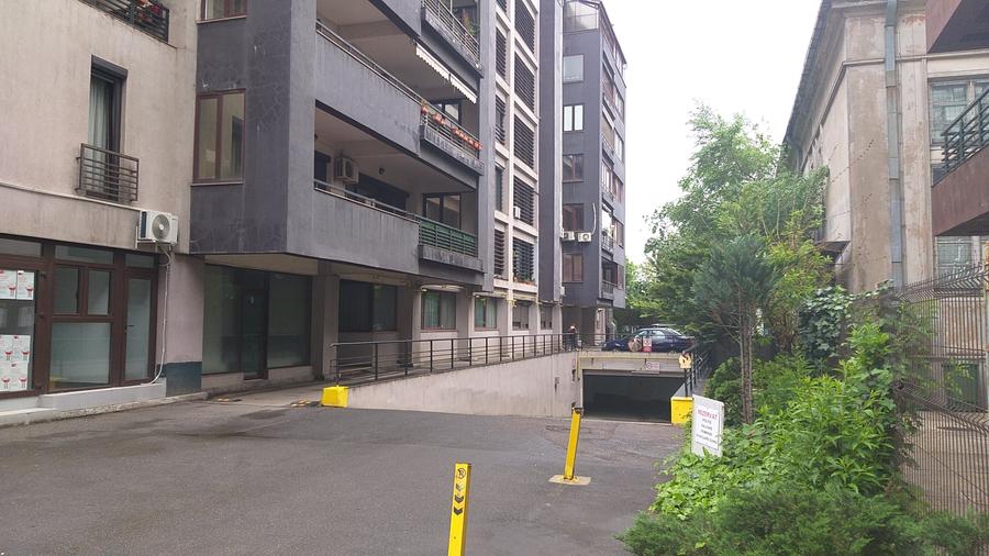 Bucurestii noi str. Pajurei nr 2 B in bloc nou, parcare proprietate - 2