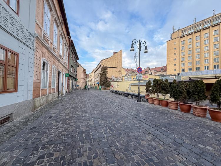 Garsoniera Centru Istoric 5 Minute Piata Sfatului - 1