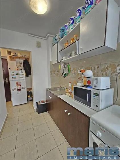 Tudor zona Diamant etaj 2 garsoniera mobilata si utilata. - 3