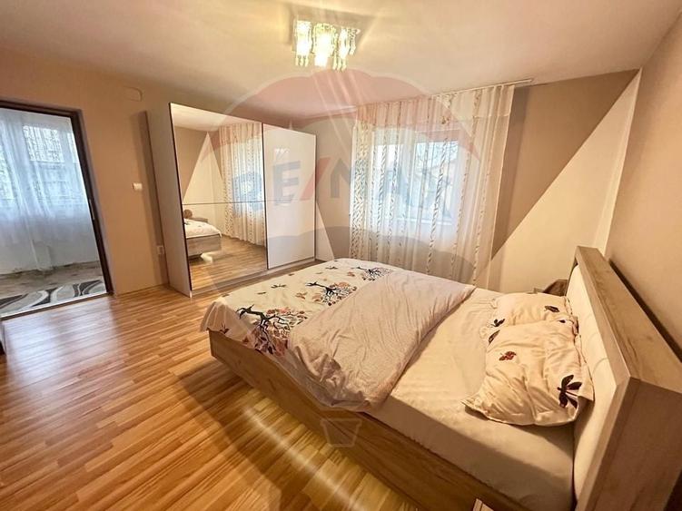 Casa de vanzare cu teren 680mp in Salonta - 1