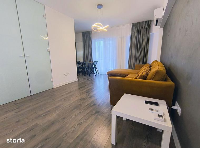 Apartament cu 3 camere, mobilat în Tei