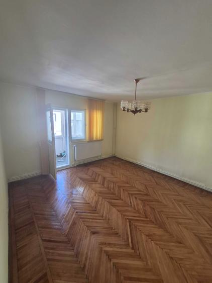 Apartament decomandat, 3 camere, Radauti - 1