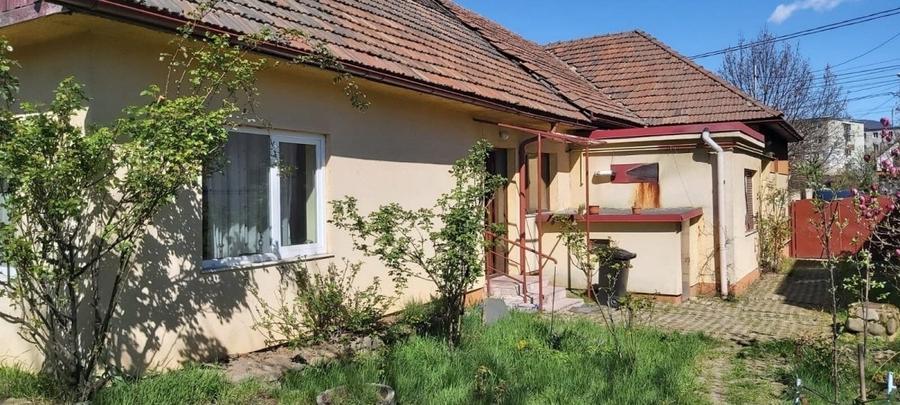 Casa tip duplex , str.Mihai Eminescu ,zona excelenta la strada principala - 1