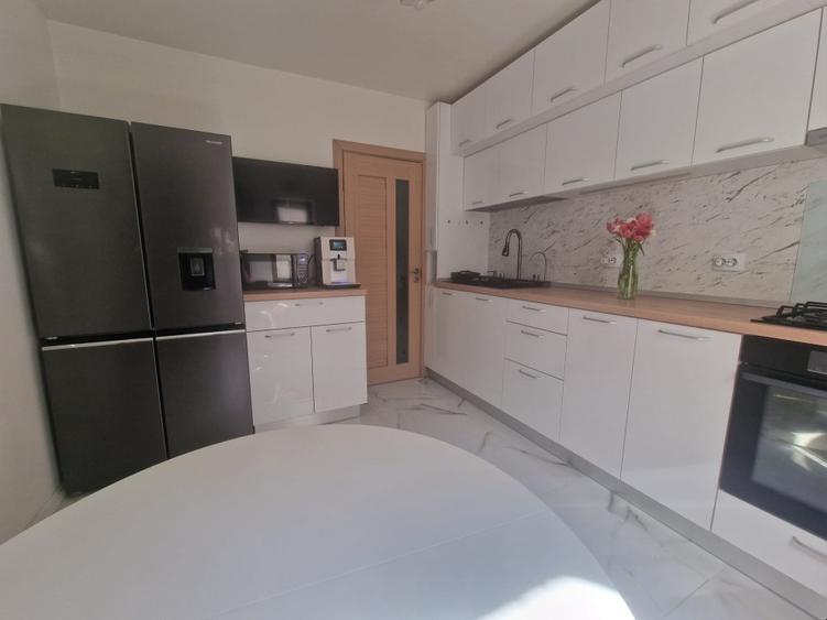 3 camere decomandat | centrală proprie | renovat complet, mobilat | Sector 2 - 5