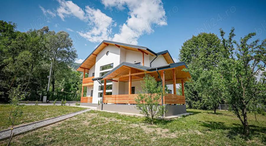 Vand 2 case de vacan?a pe malul Lacului Paltinu - 1