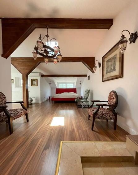 Bijuterie Arhitecturală: Refugiul tău de Lux cu Piscină în Inima Orașului - 6