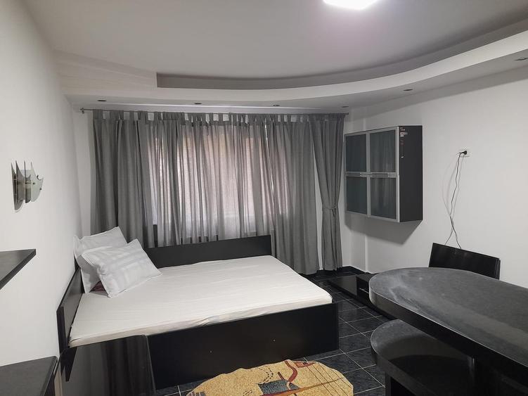 Piata Veteranilor Proprietar inchiriez apartament 3 camere - 13