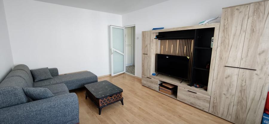 Apartament cu 2 camere decomandat în CET