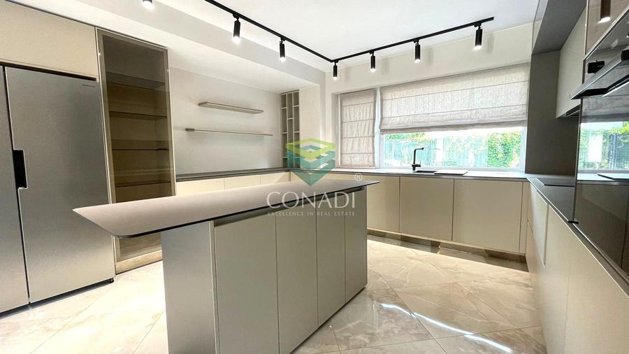Duplex cu 5 camere cu Piscina în Iancu Nicolae