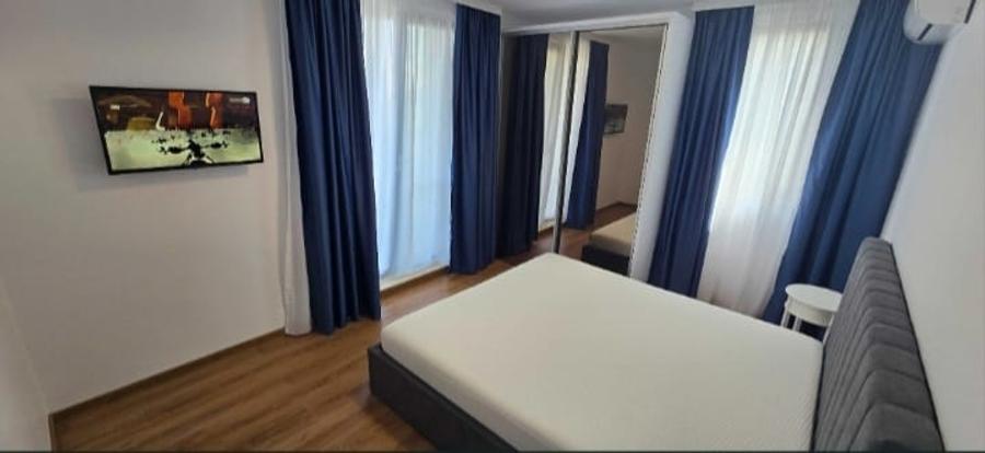 Apartament cu 3 camere de închiriat, zona Faleză Nord - 1