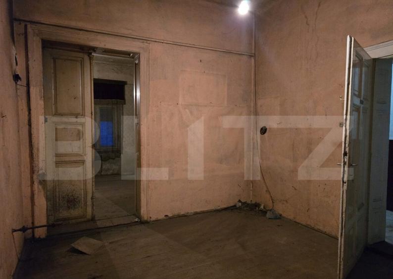 Casa de vanzare, 6 camere, 137 mp, teren 579 mp, zona semice - 12