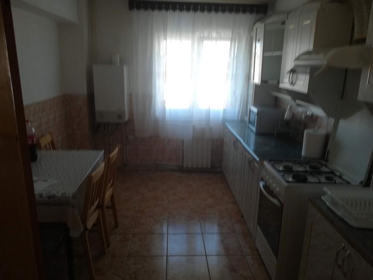 inchiriez apartament 2 camere - 7