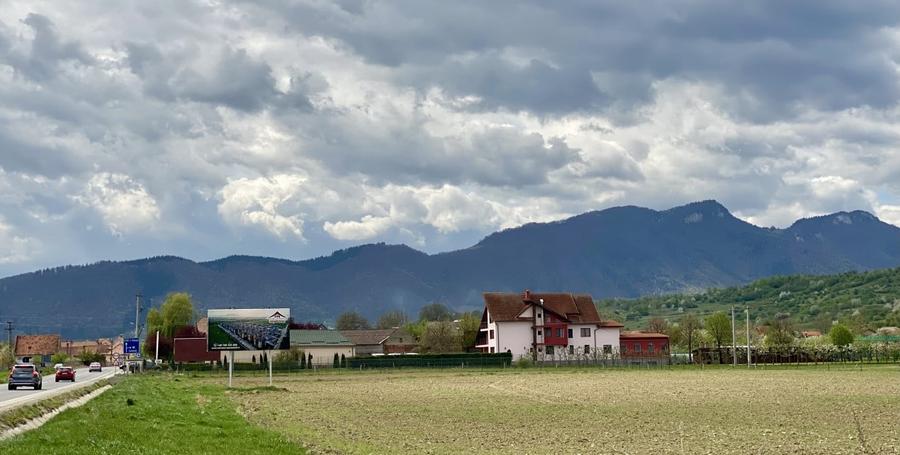 Teren plat P +4 Bran, panoramic munti, DN73, toate utilitatile - 5