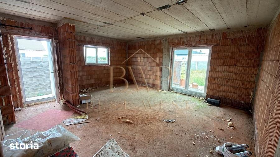 Casă cu 3 camere cu Teren 630 Mp în Urseni