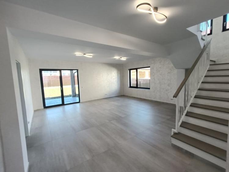 Vila 5 camere, garaj, 644mp teren. Popas Pacurari- V Lupului - 7