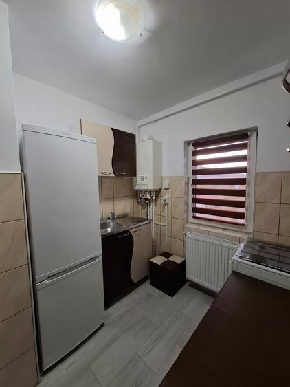 Inchiriez garsoniera - 6