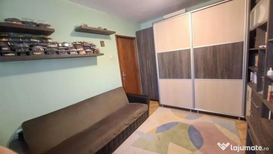 Casă cu 4 camere cu Teren 271 Mp în Central