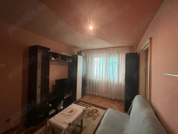 Proprietar- Inchiriez apartament situat pe strada Aluni?ului - 1