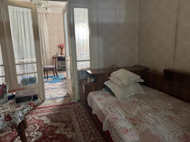 Vând apartament cu 2 camere str Mircea - 5