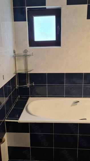Inchiriere apartament cu 3 camere zona centrala - 1
