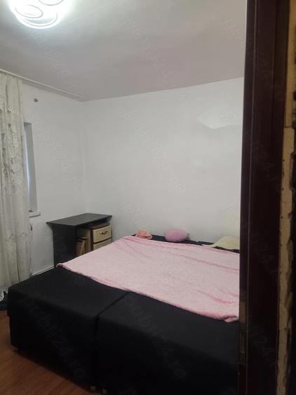 vand apartament decomandat 3 camere 68 mp - 2