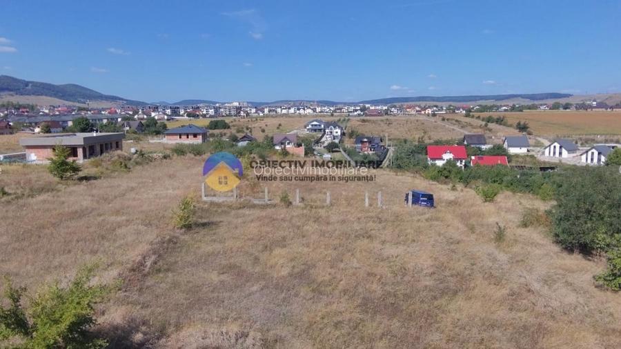 Teren intravilan 1100 mp - zona 1 Mai