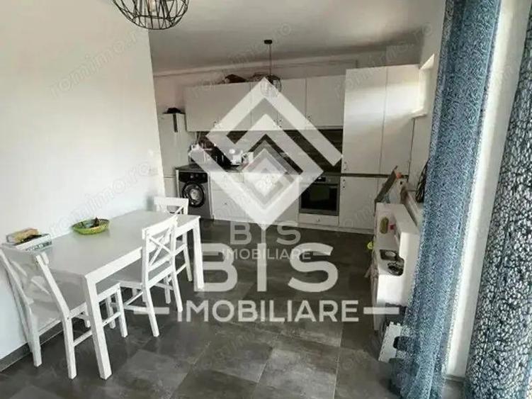 Apartament de vanzare 3 camere - zona ISU - 6